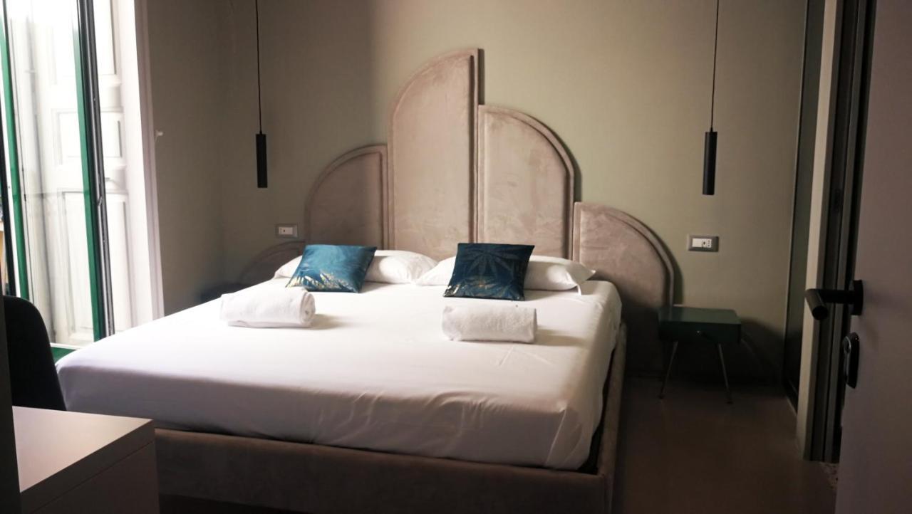 Luciani 33 Luxury Rooms 살레르노 외부 사진