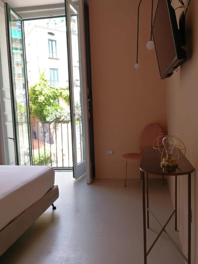 Luciani 33 Luxury Rooms 살레르노 외부 사진